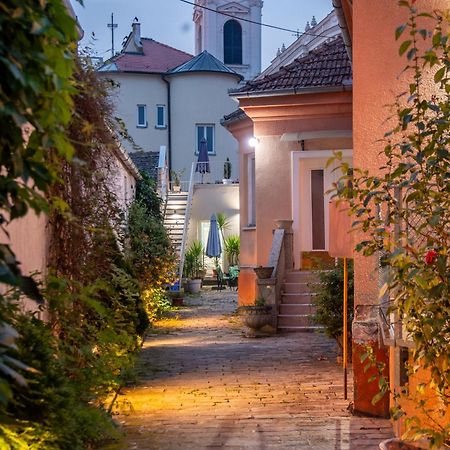 Apartman Centar Σρέμσκι Καρλόβτσι Εξωτερικό φωτογραφία