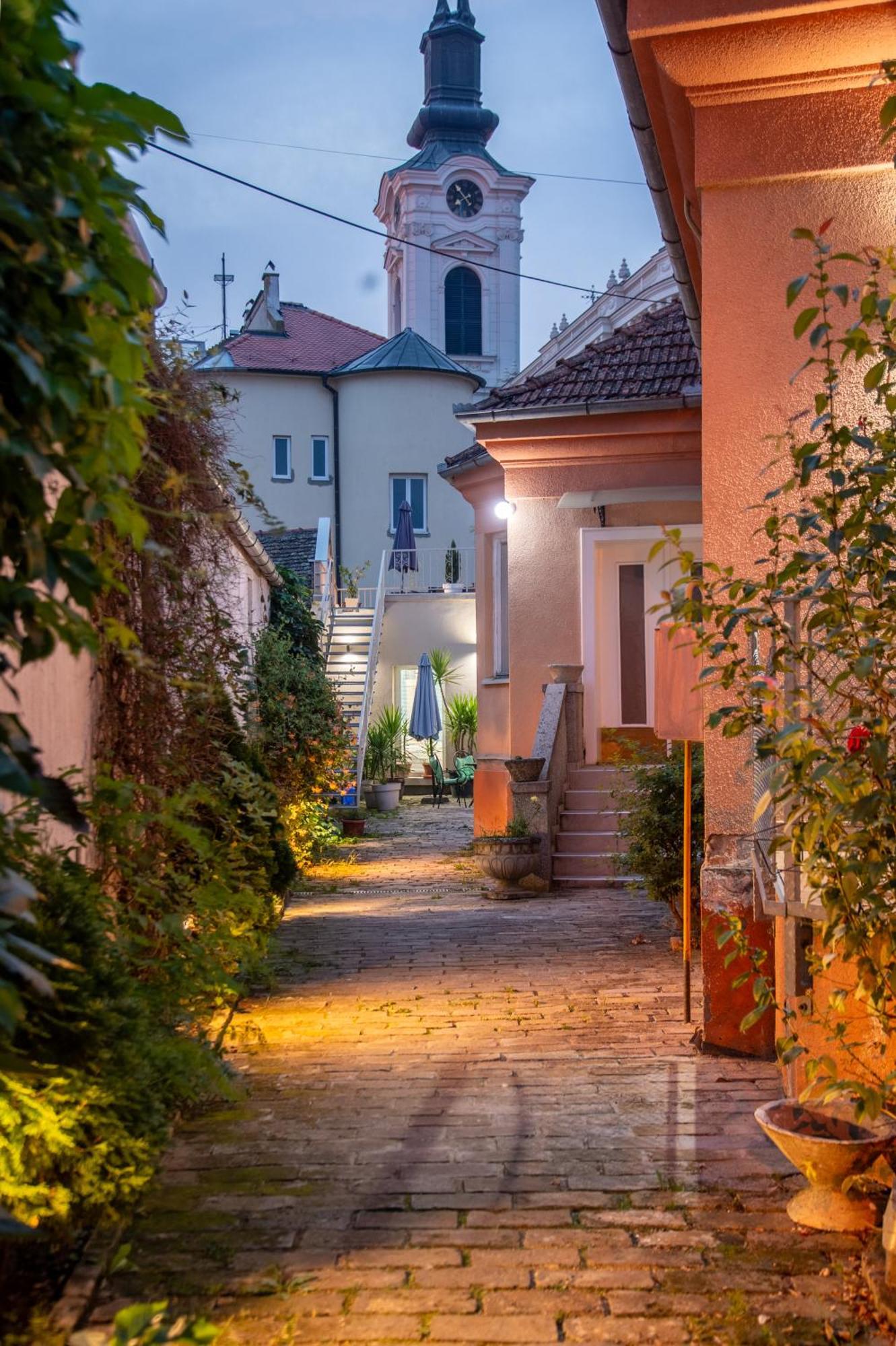 Apartman Centar Σρέμσκι Καρλόβτσι Εξωτερικό φωτογραφία