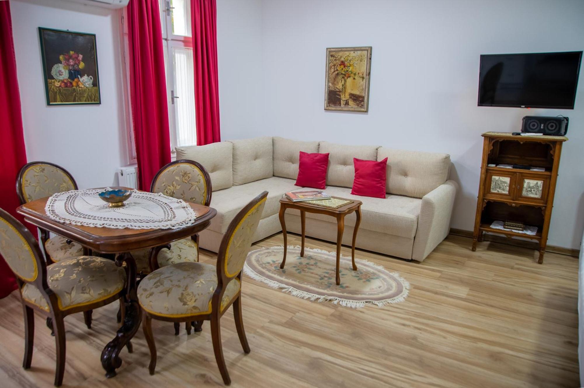 Apartman Centar Σρέμσκι Καρλόβτσι Εξωτερικό φωτογραφία